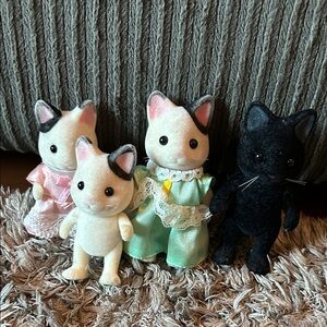 Calico Critters Adorable Cat Figurine Set
